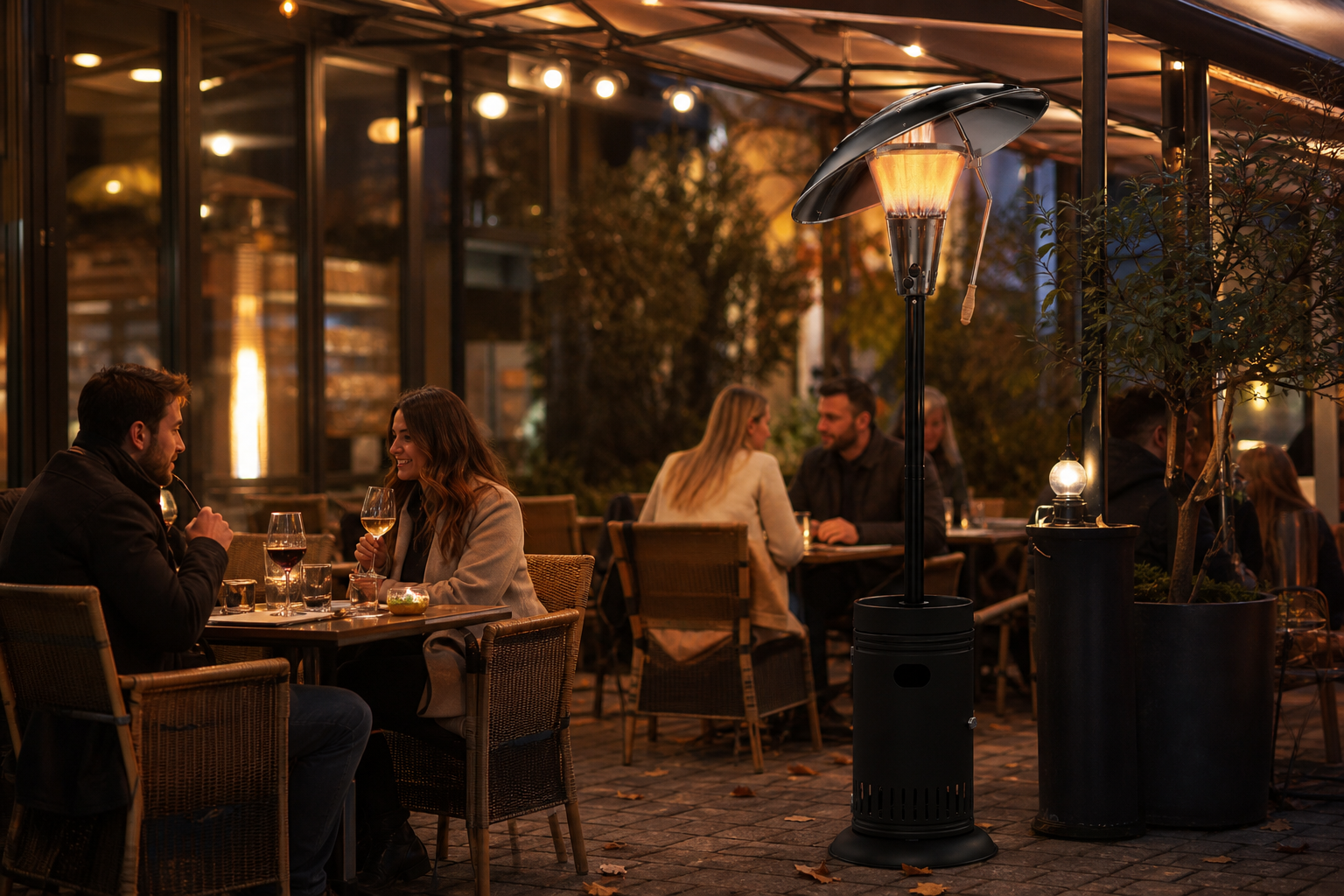 Gaasisoojendi välikohviku terrassil